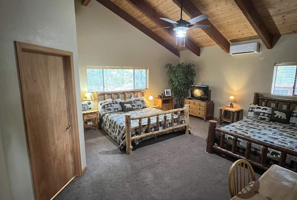 Bass Lake Escape | A Cozy Retreat Near Yosemite - Bass Lake, California