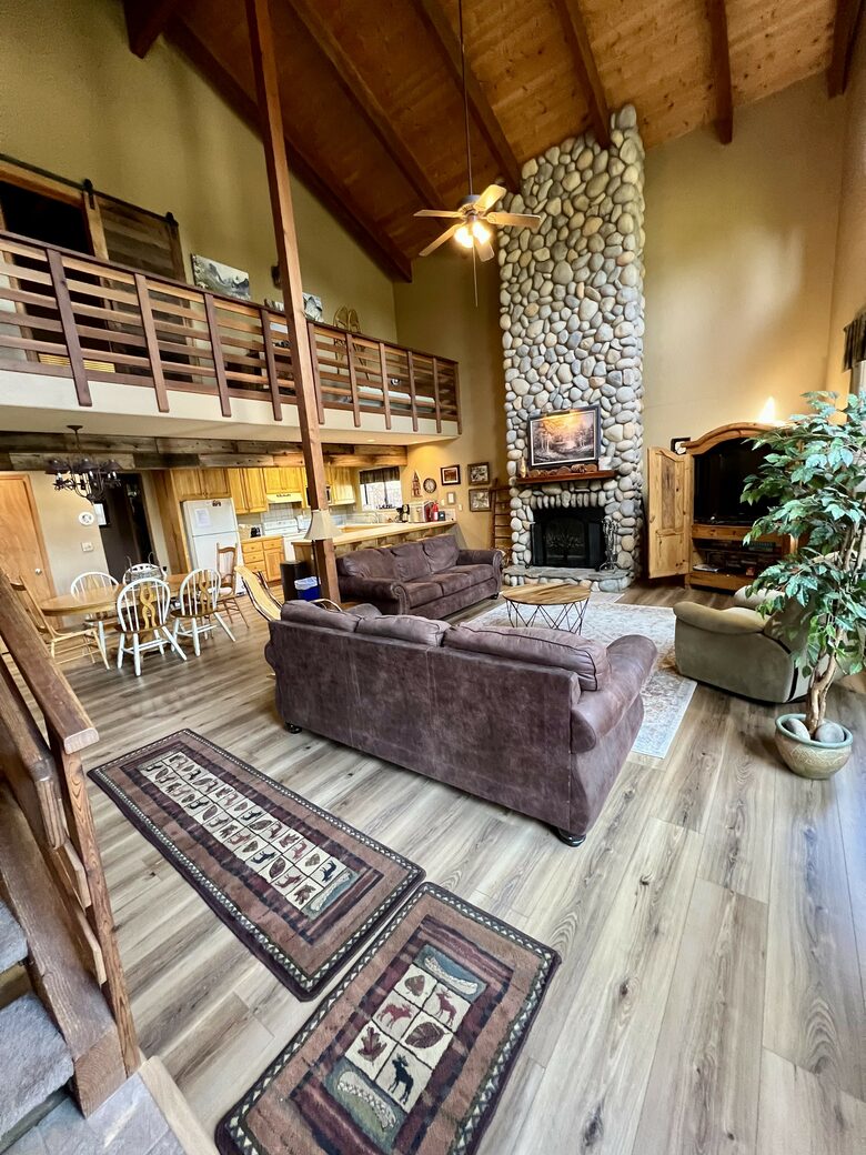 Bass Lake Escape | A Cozy Retreat Near Yosemite - Bass Lake, California