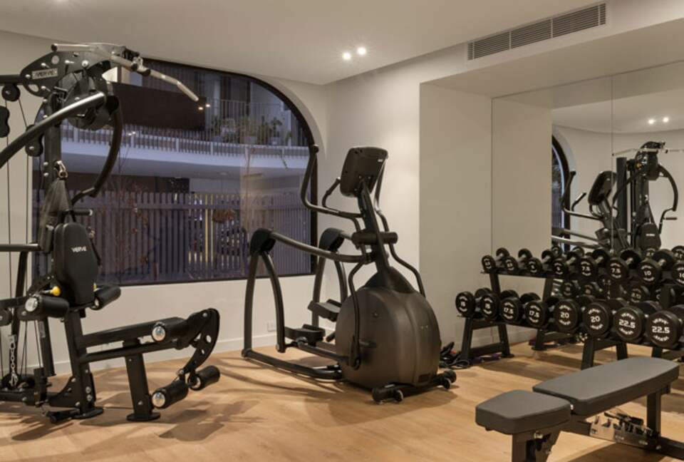 Exclusive Cotton Tree Waterfront Retreat with Resort Amenities - Maroochydore, Australia