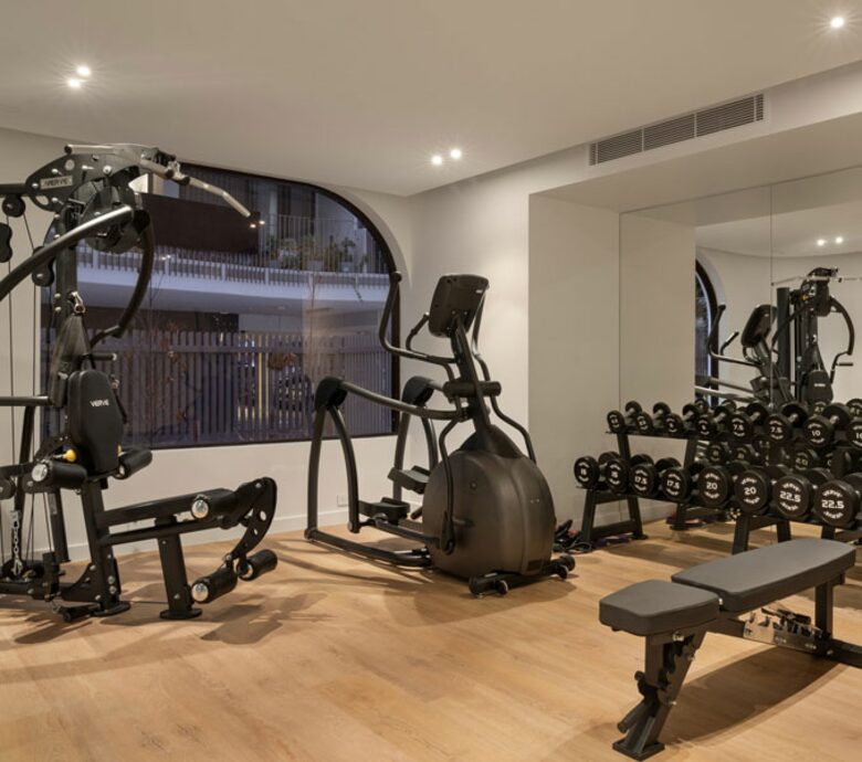 Exclusive Cotton Tree Waterfront Retreat with Resort Amenities - Maroochydore, Australia