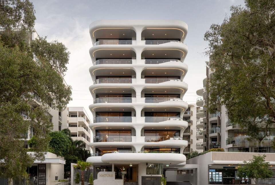 Exclusive Cotton Tree Waterfront Retreat with Resort Amenities - Maroochydore, Australia