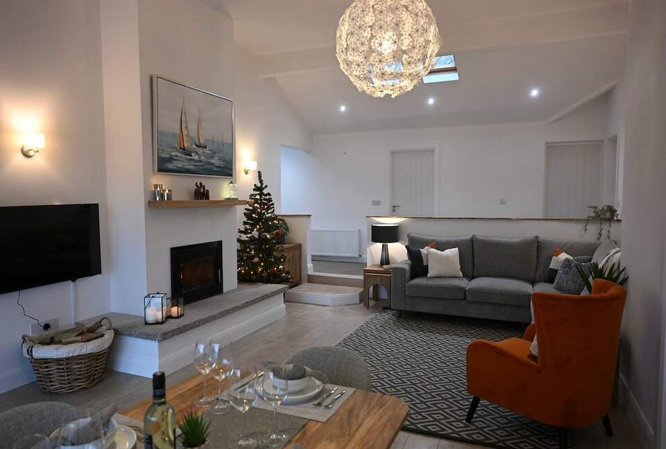 Elegant Countryside Haven with Scenic Wicklow Views - Ballynastockan, Ireland