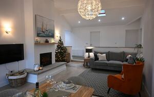 Elegant Countryside Haven with Scenic Wicklow Views - Ballynastockan, Ireland