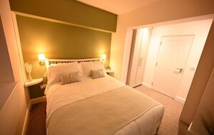 Elegant Countryside Haven with Scenic Wicklow Views - Ballynastockan, Ireland