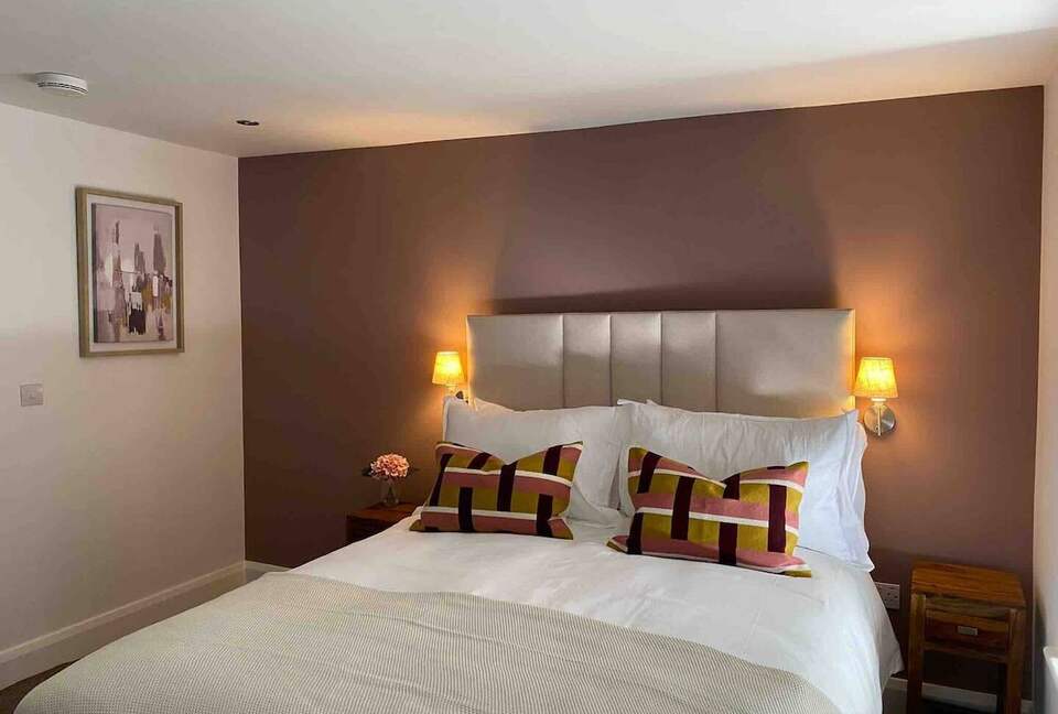 Elegant Countryside Haven with Scenic Wicklow Views - Ballynastockan, Ireland