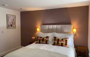 Elegant Countryside Haven with Scenic Wicklow Views - Ballynastockan, Ireland