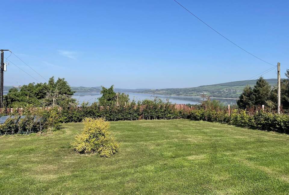 Elegant Countryside Haven with Scenic Wicklow Views - Ballynastockan, Ireland