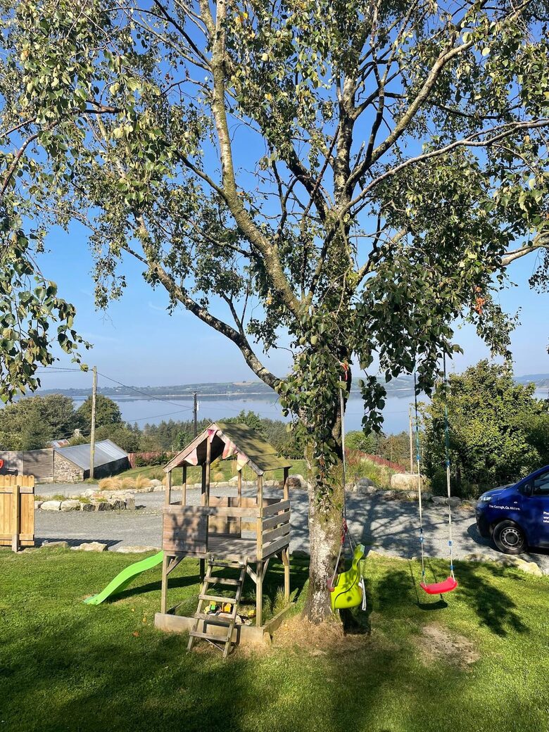 Elegant Countryside Haven with Scenic Wicklow Views - Ballynastockan, Ireland