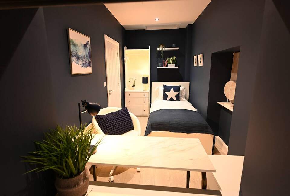 Elegant Countryside Haven with Scenic Wicklow Views - Ballynastockan, Ireland