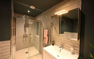 Elegant Countryside Haven with Scenic Wicklow Views - Ballynastockan, Ireland