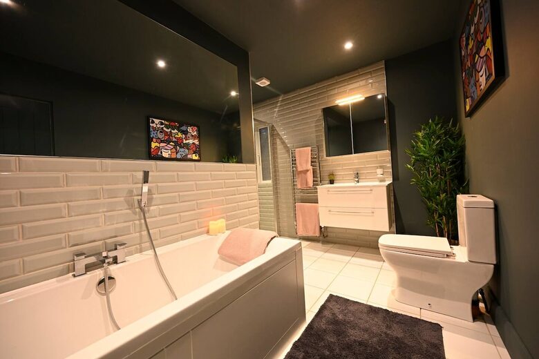 Elegant Countryside Haven with Scenic Wicklow Views - Ballynastockan, Ireland