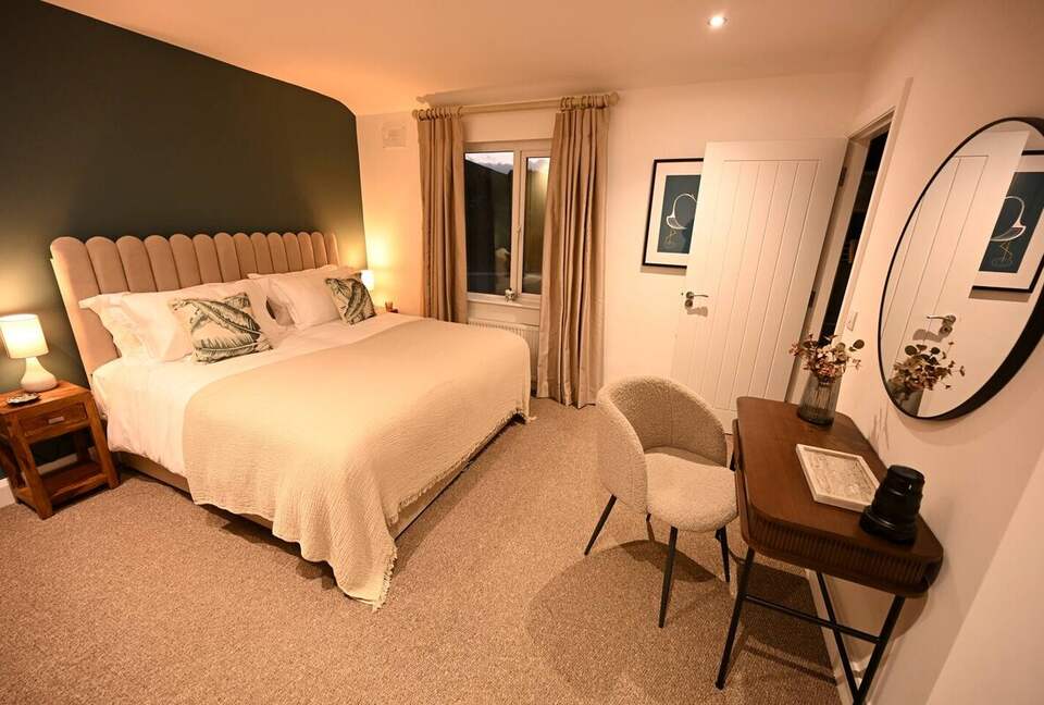 Elegant Countryside Haven with Scenic Wicklow Views - Ballynastockan, Ireland