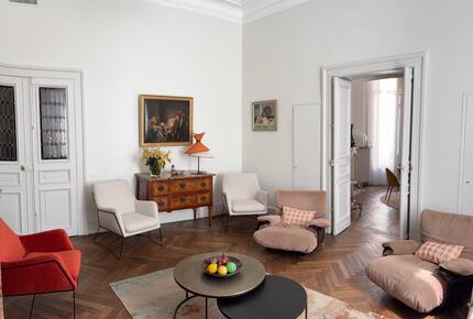 Apartment with Panoramic Views of Place de la Comédie - Montpellier, France