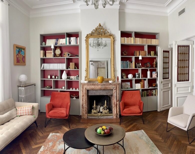 Living room with view on the comédie