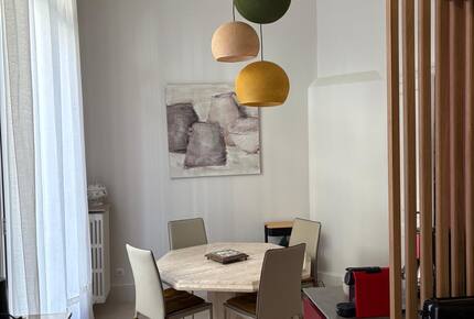 Apartment with Panoramic Views of Place de la Comédie - Montpellier, France