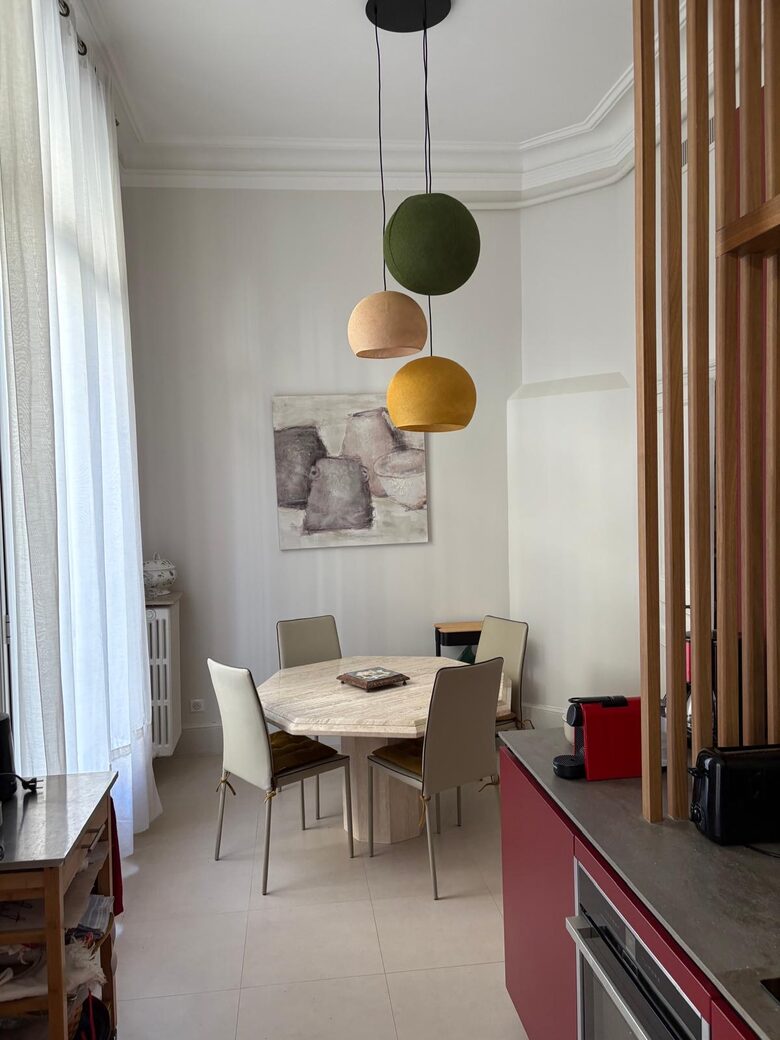 Apartment with Panoramic Views of Place de la Comédie - Montpellier, France