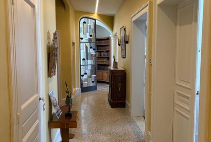 Apartment with Panoramic Views of Place de la Comédie - Montpellier, France