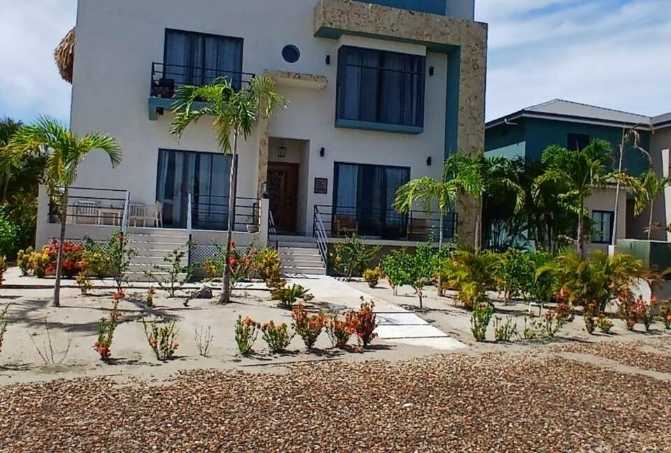 Coral Villa Prana Maya-4 Bedroom Oceanfront Villa - Placencia, Belize