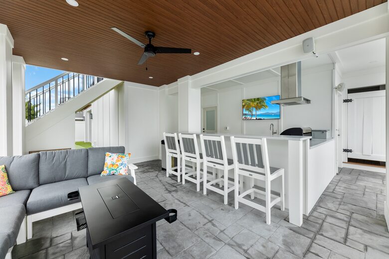 Modern Beach Haven Escape with Endless Amenities - Beach Haven, New Jersey