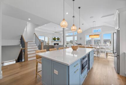 Modern Beach Haven Escape with Endless Amenities - Beach Haven, New Jersey