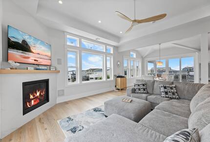 Modern Beach Haven Escape with Endless Amenities - Beach Haven, New Jersey