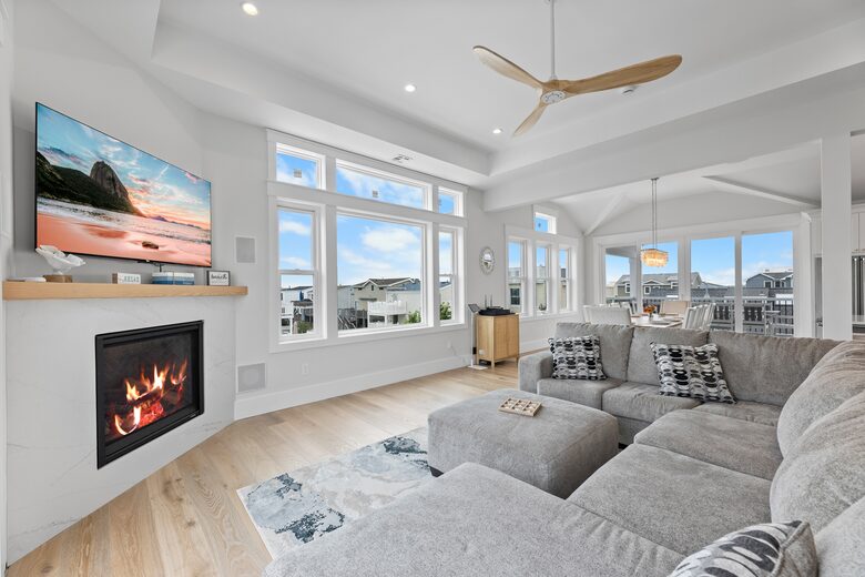 Modern Beach Haven Escape with Endless Amenities - Beach Haven, New Jersey