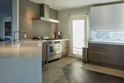 Modernist Hillside Haven with Panoramic LA Views - Los Angeles, California