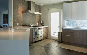 Modernist Hillside Haven with Panoramic LA Views - Los Angeles, California