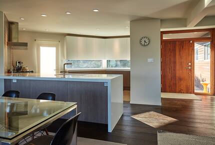 Modernist Hillside Haven with Panoramic LA Views - Los Angeles, California