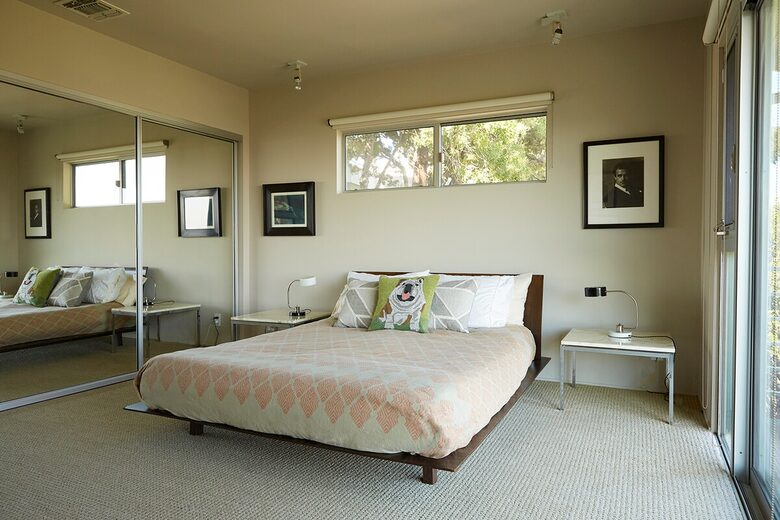 Modernist Hillside Haven with Panoramic LA Views - Los Angeles, California