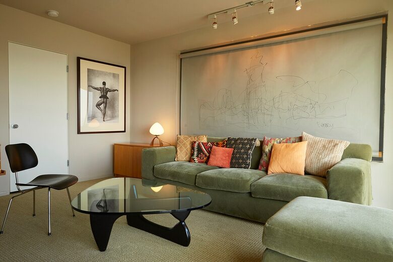 Modernist Hillside Haven with Panoramic LA Views - Los Angeles, California