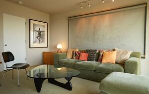 Modernist Hillside Haven with Panoramic LA Views - Los Angeles, California