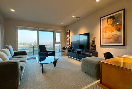 Modernist Hillside Haven with Panoramic LA Views - Los Angeles, California