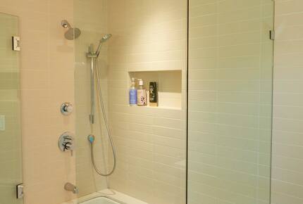 Modernist Hillside Haven with Panoramic LA Views - Los Angeles, California