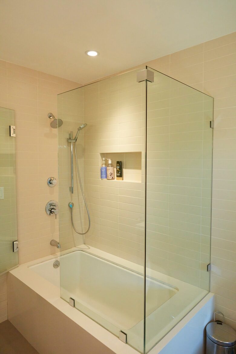 Modernist Hillside Haven with Panoramic LA Views - Los Angeles, California