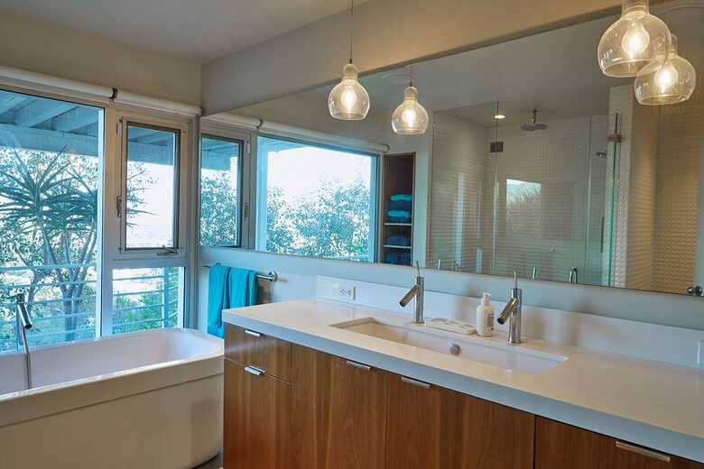 Modernist Hillside Haven with Panoramic LA Views - Los Angeles, California