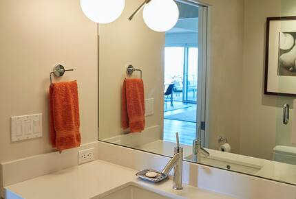 Modernist Hillside Haven with Panoramic LA Views - Los Angeles, California