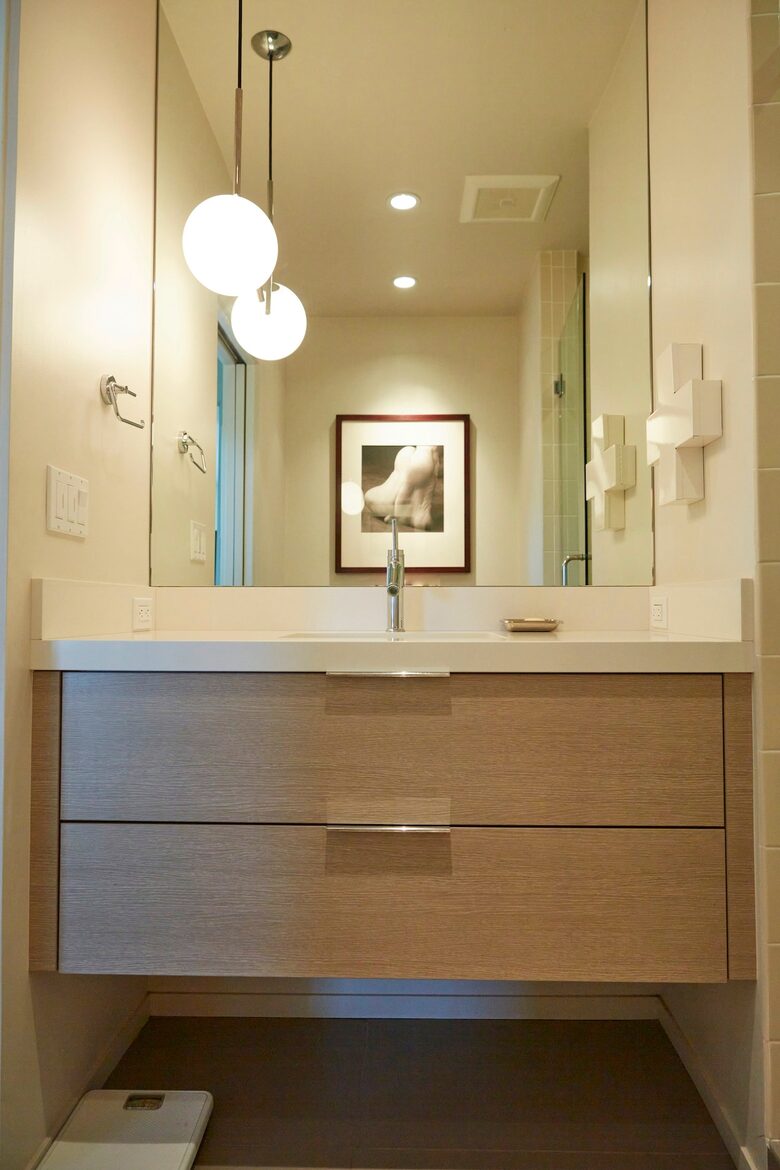 Modernist Hillside Haven with Panoramic LA Views - Los Angeles, California