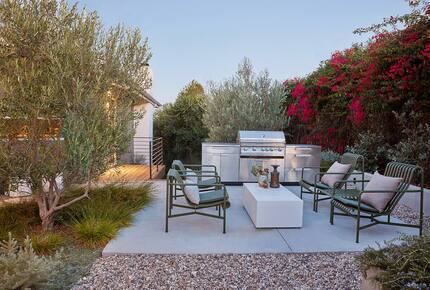 Modernist Hillside Haven with Panoramic LA Views - Los Angeles, California