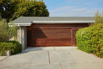 Modernist Hillside Haven with Panoramic LA Views - Los Angeles, California