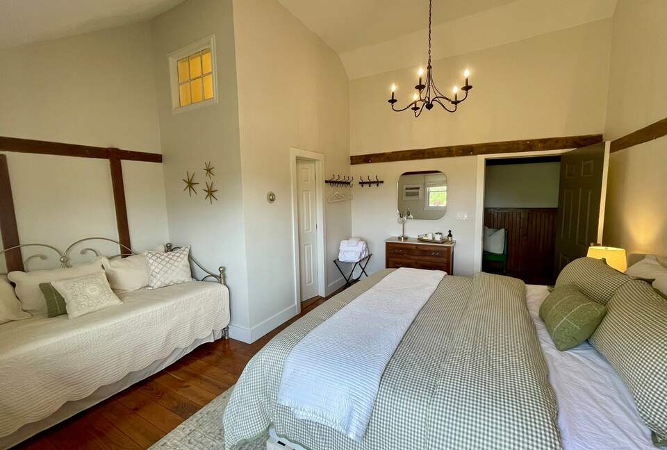 Rustic-Luxe Countryside Retreat in Bucks County - Perkasie, Pennsylvania