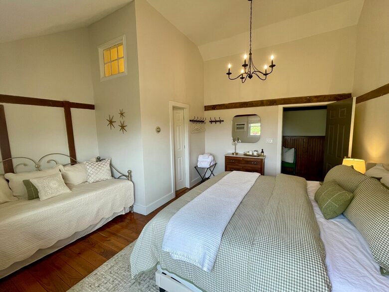 Rustic-Luxe Countryside Retreat in Bucks County - Perkasie, Pennsylvania