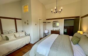 Rustic-Luxe Countryside Retreat in Bucks County - Perkasie, Pennsylvania