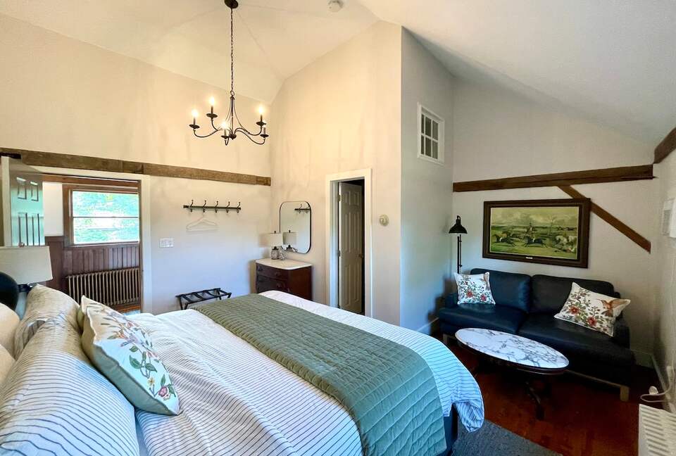 Rustic-Luxe Countryside Retreat in Bucks County - Perkasie, Pennsylvania