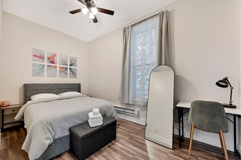 Classic Chicago Comfort Near Wrigley Field - Chicago, Illinois