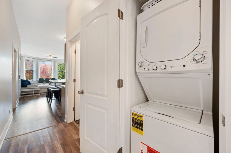 Classic Chicago Comfort Near Wrigley Field - Chicago, Illinois