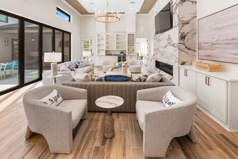 Luxury Brookside Retreat with Pool & Hot Tub - Tulsa, Oklahoma