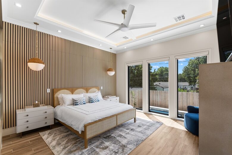 Luxury Brookside Retreat with Pool & Hot Tub - Tulsa, Oklahoma