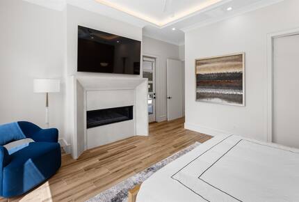 Luxury Brookside Retreat with Pool & Hot Tub - Tulsa, Oklahoma