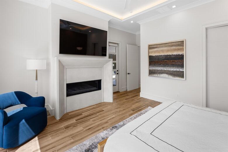 Luxury Brookside Retreat with Pool & Hot Tub - Tulsa, Oklahoma